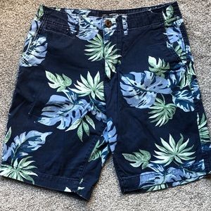 A.E.O. Classic Men’s Tropical Print Shorts